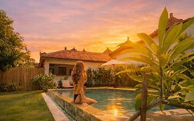 The Confidential Mandalika - Sea Front Hotel - New Starlink 70Mbps Wifi - Free Gym Access